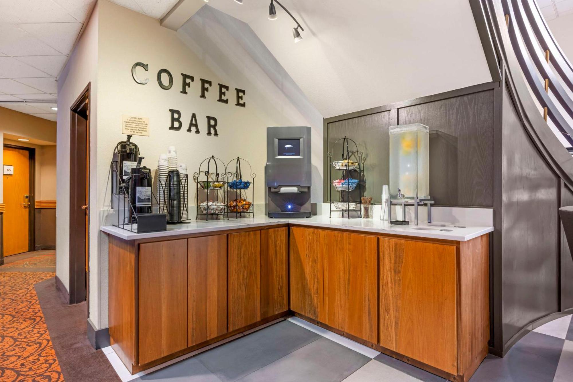 Best Western Plus Mill Creek Inn Сейлем Экстерьер фото